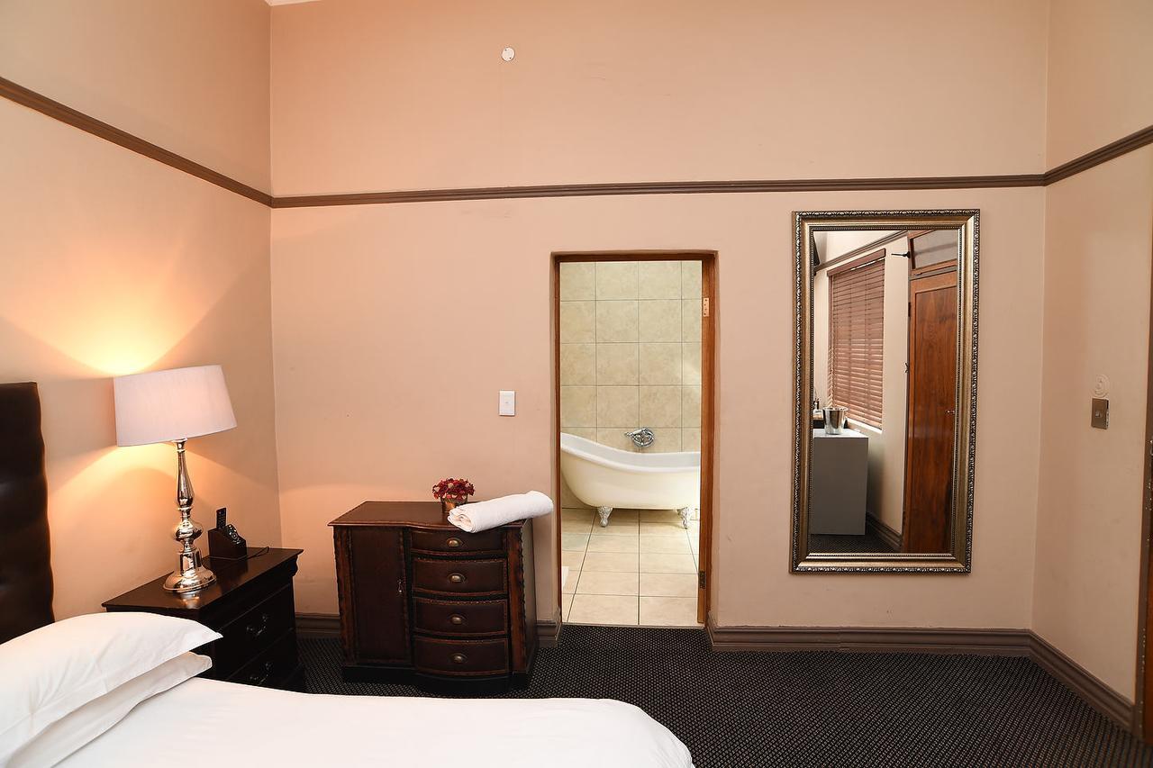 Halfway House Hotel Kimberley Esterno foto